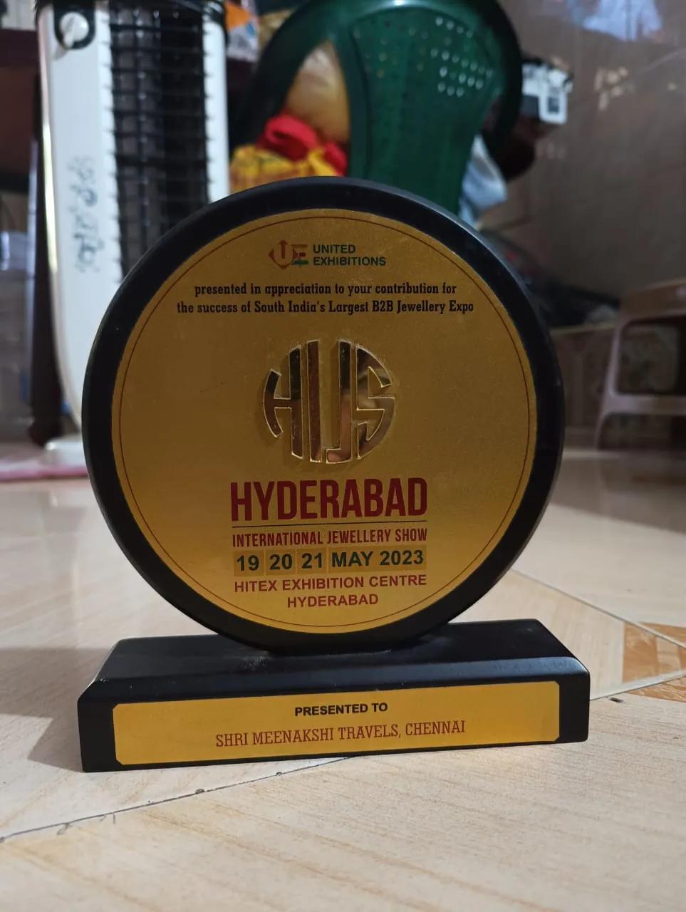 Hyderabad International Jewellery Show 2023 memento presented to Sri Meenakshi Travels Chennai